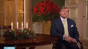 Queen houdt kersttoespraak, pers smult van items op de achtergrond. De Kersttoespraak Van Koning Willem Alexander De Volledige Tekst Rtl Nieuws