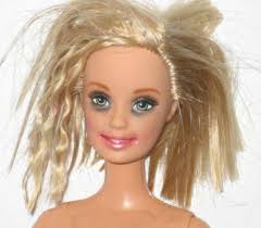 Daisy Moore (@daisychain17)