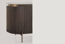 Pin Di Ditte Su Sideboards Accessori Per Soggiorno Idee Per Interni Idee Arredamento Soggiorno