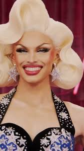 Sam Star Enters The Werk Room ⭐️