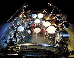 Alexander arthur van halen was born to jan and eugenia van halen in amsterdam, the netherlands on may 8, 1953. Alex Van Halen S Van Halen Drumkit Drums Alex Van Halen Van Halen