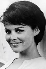 Susan Petrie's Instagram, Twitter & Facebook