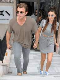 She earns the major part of her worth from her career as a celebrity stylist. Who Is Basak Dizer Fransez Dating Basak Dizer Fransez Boyfriend Husband