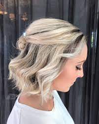 30 Perfect New Year S Eve Short Hairstyles To Ring In 2020 Short Hair Styles Hair Styles Straight Blonde Hair