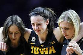 Caitlin Clark hurt in Iowa's stunning loss to Kansas State | who13.com
