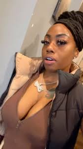 Pretty with no makeup or a filter for that matter 🥰🤎