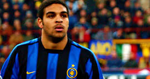 Soprannominato l'imperatore, ha vinto una copa américa e una confederations cup con la nazionale verdeoro laureandosi capocannoniere di entrambe le manifestazioni. Lasciate La Punizione Al Ragazzo Cosi Adriano Presento Al Mondo Il Suo Talento In Una Notte D Agosto Al Bernabeu Il Fatto Quotidiano