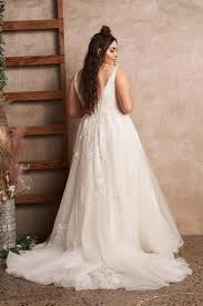 Bulk buy plus size wedding dresses online from chinese suppliers on dhgate.com. Plus Size Wedding Dress Lillian West