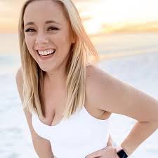 Jessie Burr's Instagram, Twitter & Facebook