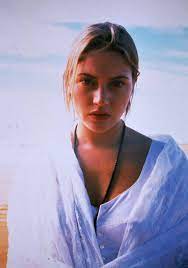 Waters, un experto en sectas, que logra encontrar a ruth en un refugio de un remoto desierto. Kate Winslet Army On Twitter Beautiful Promo Of Kate In Holy Smoke 1999 Katewinslet Holysmoke Movie Promo
