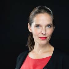 Die Heizkörper werden wieder angestellt. Das Handy lädt an der Steckdose.  Und für das Abendessen heute köchelt schon die Suppe auf dem Gasherd. Wir  verbrauchen permanent Energie. Doch die…