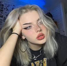 Helen Boedecker's Instagram, Twitter & Facebook