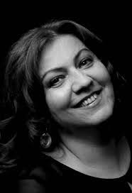 Joanna Stark's Instagram, Twitter & Facebook