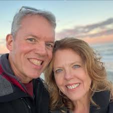 The original slow cooker, CrockPot, has lots of their own recipes plus  blank recipe cards in this collection. Nice set.