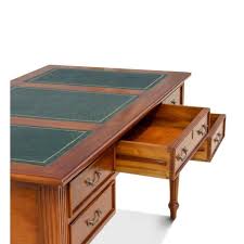 Bilderesultat for scrivania.jpg