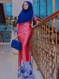 Various collections of baju raya online from top designers such as jovian. Tahun Ini Che Ta Beraya Dengan 104 Pasang Baju Untuk Diri Sendiri Entertainment Rojak Daily