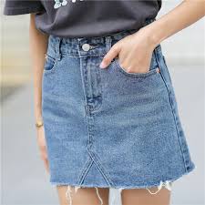Sa coupe droite classique arrive au dessus des genoux. Jupes D Ete En Jean Et Denim Pour Femmes Taille Haute Avec Poches A Boutons Style Decontracte Et Assortie Nouvelle Collection 2018 Buy Jupe En Jean Jupe En Jean Jupe En Jean Femme Product On Alibaba Com