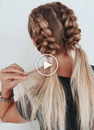 Faire Une Tresse Plaquee Collee Sur Le Cote En 2020 Idees De Coiffures Coiffure Idees Cheveux Longs