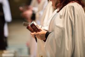Get ordained online free uk. Women Majority Of Deacons Ordained Last Year New Report Shows The Church Of England