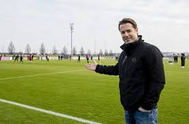 Edin terzic con el borussia dortmund. A Look Inside Borussia Dortmund S Academy Moulding Accomplished People Cano Football