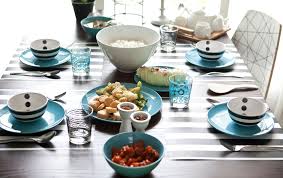 Little Thing How To Set A Summer Table Dinner Table Setting Table Setting Decor Family Dinner Table