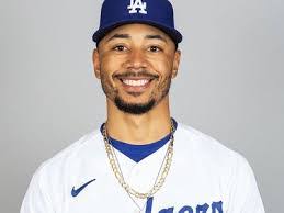 Lynn Betts's Instagram, Twitter & Facebook