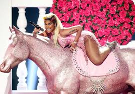 Nicki minaj, 34, suffered from extreme camel toe at the 2017 mtv vmas on august 28. Nicki Minaj Suffers Horrific Wardrobe Malfunction As She Takes To The Stage In Excruciatingly Tight Pvc Knickers Irish Mirror Online