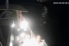 طائرات مسيّرة تهاجم سفن أسطول الصمود في المتوسط | أخبار | الجزيرة نت