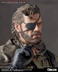 Solid snake, comme l'affrontement à 4 contre 1 dans un ascenseur ou les appels radio anonymes 2. Kaufen Spielzeug Und Modellen Metal Gear Solid V The Phantom Pain Statue 1 6 Venom Snake 32 Cm Archonia De