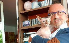 A propósito disto, durante o. Manuel Luis Goucha Ainda Esta Jeitoso Para A Idade Que Tem Apresentador Conta Conversa Que Teve Com As Duas Gatas So Falei Para Uma Porque A Outra E Surda Vip Pt