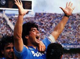 Diego Maradona festejando el primer scudetto del napoli, año 1987. #Maradona  #FIFAWorldCup #FIFA #futbol #oktubre #eldiegote #argentina #AFA  #futbolargentino #championsleague #CopaLibertadores #losredondos  #indiosolari #redonditosdericota #messi ...