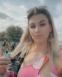 Friends✅ Family✅ Rave✅