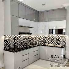 Cermin yang sering digunakan adalah cermin berwarna coklat (brown/bronse mirror), hitam. Info Penting Kitchen Set Hpl Taco