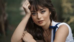 Ayça ayşin turan, 25 ekim 1992 sinop doğumludur. Ayca Aysin Turan Istanbul A Ilk Geldigimde Cok Agladim Hayat Haberleri