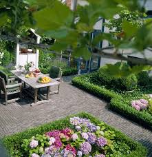 We did not find results for: Courtyard Gardens How To Get The Wow Factor All Year Round