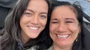 Heartwarming moment cancer survivor bride gets doctors to walk her down the  aisle