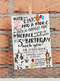 Can i have the party outside? Invitacion Del Cumpleanos Fiesta De Cumpleanos De La Granja Tractor Invitacion Farm Birthday Invitation Barnyard Birthday Party Farm Themed Birthday Party