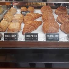 Dalam artikel ini kita melihat pentingnya toko kue dan roti desain logo dan kami menawarkan beberapa ide dan tips tentang cara untuk pergi tentang mendapatkan desain yang tepat untuk… Roti O Pasar Mayestik Toko Roti