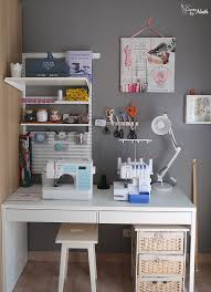 Mon Coin Couture Dans Le Salon Meuble De Rangement Mural Elfa Bureau Ikea Machine A Coudre Brother Fs40 Meuble Rangement Coin Couture Bureau De Couture