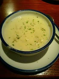 Delicious Creamy Potato Bacon Soup From Red Lobster Yum Creamy Potato Bacon Soup Potato Bacon Soup Creamy Potato