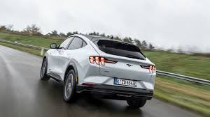 Ford also will offer two special performance versions. Mach E Dieser Ford Mustang Fahrt Elektrisch Kicker