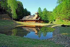 Little Log Wedding Chapel In Gatlinburg Tn Gatlinburg Weddings Smoky Mountain Wedding Gatlinburg