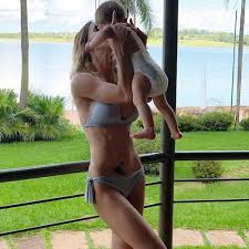 People who liked laura figueiredo's feet, also liked Mickael Carreira E Laura Figueiredo As Primeiras Ferias Com A Filha No Brasil Nacional Flash