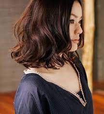 Beautiful Shoulder Length Wavy Hairstyle For Women In 2011 Side Medium Length Hair Styles Medium Hair Styles Hair Lengths