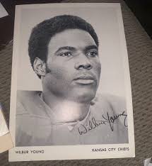Vintage 1970S Kansas City Chiefs Autographed 8 x 10 picture of Wilbur Young 