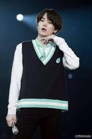 Shop at arket for classic knitwear from sustainable materials or choose versatile key pieces like a knit dress or oversized jumper made to last. Bts 4th Muster Happy Ever After Bts Asiachan Kpop Image Board