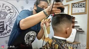Semua bisa asal ada niatnya. Potongan Rambut Cepak Petak Gaya Rambut Kotak Tentara Botak Keren Youtube