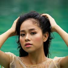 Stream Chiếc Lá Vô Tình