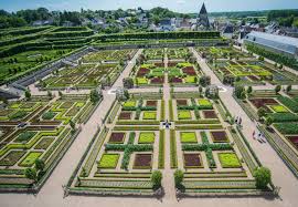 Chateau De Villandry Vegetable Garden Loire Valley France Rivercruise Travel Chateau De Villandry Jardins Chateau