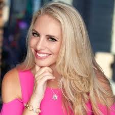 Stephanie Jill's Instagram, Twitter & Facebook